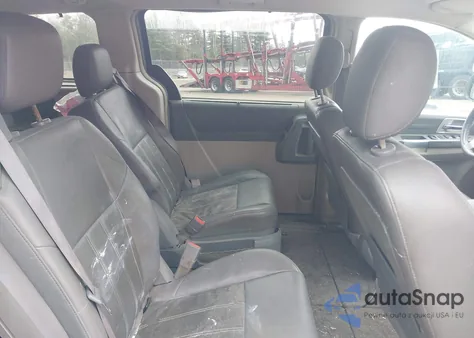 2008 Chrysler Town & Country Touring z USA, uszkodzony, nr VIN 2A8HR54PX8R788373